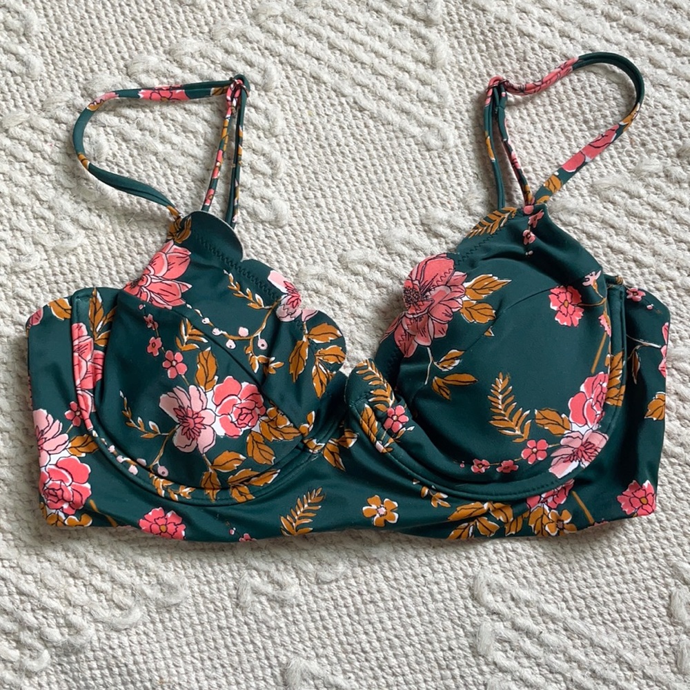 Vanilla Beach Floral Bikini Top
